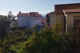 Otok Krk,grad Krk,samostojeća obiteljska kuća, Krk, Casa