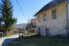 Vrbovsko - Starina sa 2100 m2 okućnice, Vrbovsko, Casa