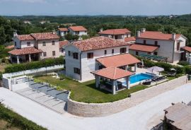 ISTRA, VIŠNJAN ELEGANTNA DIZAJNERSKA VILLA S BAZENOM I WELLNESOM, 210m2, Višnjan, House