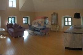 OPATIJA- strogi centar, dvoetažan stan 185 m2,  2. red od mora sa parkirnim mjestom, Opatija, Appartement