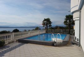 CRIKVENICA, Vila s bazenom, apartmanima i panoramskim pogledom na more, Crikvenica, Ev