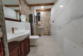 OTOK KRK,DOBRINJ -moderno  kamena villa sa bazenom, Dobrinj, بيت