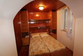 OPATIJA - KUĆA S 4 APARTMANA U BLIZINI CENTRA, Opatija, Casa