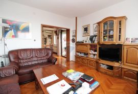 Samostojeća kuća s 2 uređena stana, potkrovljem, prizemljem i 2900m2 okućnice, Rijeka, Casa