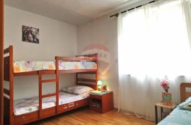 OPATIJA- kuća s 5 apartmana, otvoren pogled na more, garaža, velika okućnica, blizina centra, Opatija, Casa