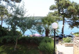 MALI LOŠINJ - VILA SA 10 APARTMANA NA RIJETKOJ I ATRAKTIVNOJ LOKACIJI, Mali Lošinj, Дом