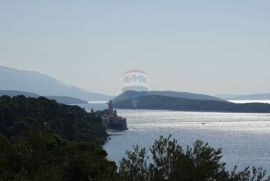 RAB- samosojeća kuća , prvi red do mora, Rab, Kuća