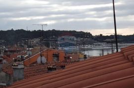 Istra,Rovinj,stari grad,dvoetažni stan -68m2-s neponovljivim pogledom, Rovinj, Kвартира