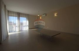 ISTRA,ROVINJ - PREDIVAN KOMFORAN PENTHOUSE S JOŠ LJEPŠIM POGLEDOM!, Rovinj, Appartment