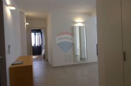 ISTRA,ROVINJ - PREDIVAN KOMFORAN PENTHOUSE S JOŠ LJEPŠIM POGLEDOM!, Rovinj, Appartment