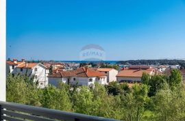 ISTRA, MEDULIN, moderna apartmanska kuća na top lokaciji, Medulin, بيت