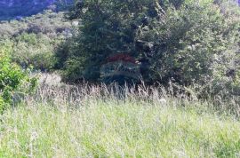 Teren sa dvije ruševine, Vinodolska Općina, Land