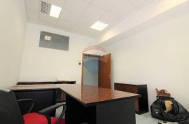 ŠKURINJE, Poslovno- skladišni prostor 1736 m2, Rijeka, Commercial property