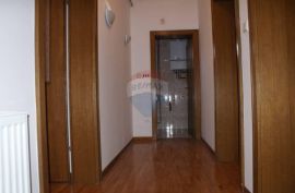 Zagreb, Sesvete, stan 76m2 sa terasom 50m2, Zagreb, Apartamento