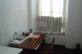 PULA, CENTAR, trosoban  stan  od 77 m2, Pula, Apartamento