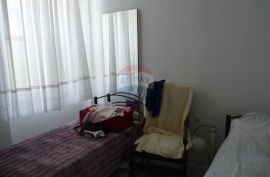 PULA, CENTAR, trosoban  stan  od 77 m2, Pula, Apartamento