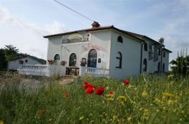 ISTRA - BUZET - RESTORAN - KONOBA - OPREMLJEN I U FUNKCIJI, Buzet, Σπίτι