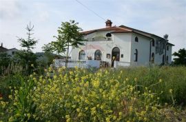 ISTRA - BUZET - RESTORAN - KONOBA - OPREMLJEN I U FUNKCIJI, Buzet, Σπίτι