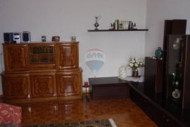 SLAVIĆI - kuća sa bazenom i velikom okućnicom, P+1+Po, pogled!, Opatija - Okolica, House