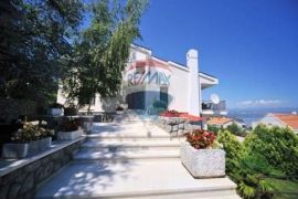 OPATIJA-IČIĆI-SAMOSTOJEĆA KUĆA 310 m2, Opatija - Okolica, Ev