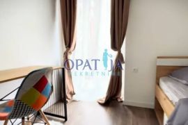 Moderno uređen peterosoban stan (4S+DB) sa velikim balkonom, Rijeka, Appartment