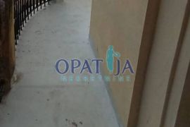 Moderno uređen peterosoban stan (4S+DB) sa velikim balkonom, Rijeka, Appartment