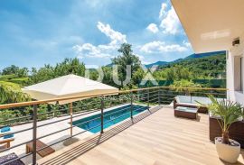 OPATIJA - BREGI - kuća / villa 240m2 sa pogledom na more i bazenom + uređen okoliš 800m2, Matulji, Дом