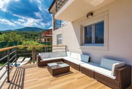 OPATIJA - BREGI - kuća / villa 240m2 sa pogledom na more i bazenom + uređen okoliš 800m2, Matulji, Дом