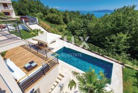 OPATIJA - BREGI - kuća / villa 240m2 sa pogledom na more i bazenom + uređen okoliš 800m2, Matulji, Дом