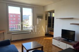 Simpatičan stan za prodaju na Srdočima 1SKL   38 M2, Rijeka, Apartamento