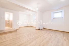 Zagreb, Gornji Grad, kompletno renovirani dvosoban stan, NKP 47 m2, Zagreb, Wohnung