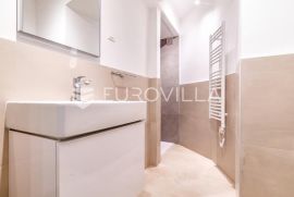 Zagreb, Gornji Grad, kompletno renovirani dvosoban stan, NKP 47 m2, Zagreb, Daire