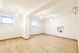 Zagreb, Gornji Grad, kompletno renovirani dvosoban stan, NKP 47 m2, Zagreb, Appartment