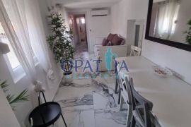 Zadar, stari grad stan 75m² renoviran 200m do mora, Zadar, Appartment