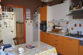 Rijeka, u centru, stan 152 m2 s terasom od 30 m2, Rijeka, Flat