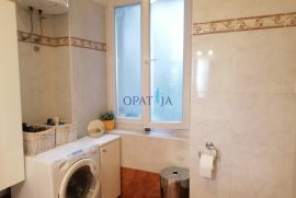 Rijeka, centar - gospodski stan u centru + odvojena garsonijera, Rijeka, Appartment