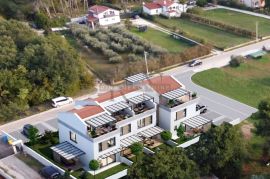 ISTRA – Moderna kuća 128m² u Poreču, prilika koja se ne propušta, Poreč, Maison