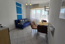 Vodice, apartmanska kuća sa 7 apartmana i ljetnom kuhinjom, Vodice, Casa