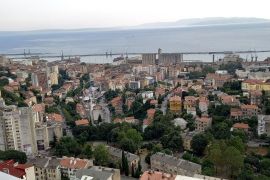 Rijeka, Rastočine, 3s+db 86 m2 sa balkonom i pogledom na more, Rijeka, Flat