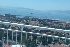 Rijeka, Rastočine, 3s+db 86 m2 sa balkonom i pogledom na more, Rijeka, Daire