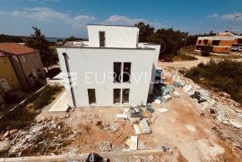 Istra, Novigrad, NOVOGRADNJA, dvojna kuća 500 m od mora, Brtonigla, House