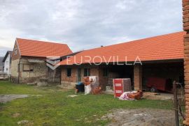 Velika,SNIZENO, kuća sa dvije pomoćne zgrade, Velika, Maison