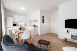 Trogir, komforni jednosobni stan površine 63 m2, Trogir, Flat