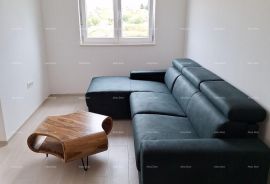 Stan Prodaje se predivan stan u novogradnji, Pula. Valdebek., Pula, Apartamento