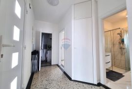 OPATIJA,CENTAR- stan, parking, okućnica, balkon, pogled na more, Opatija, Διαμέρισμα