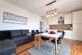 OPATIJA,CENTAR- stan, parking, okućnica, balkon, pogled na more, Opatija, Διαμέρισμα