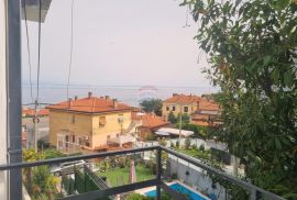 OPATIJA,CENTAR- stan, parking, okućnica, balkon, pogled na more, Opatija, Διαμέρισμα