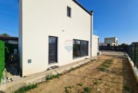 Velika Gorica, novogradnja - samostojeća kuća, 108m2, Velika Gorica, Casa