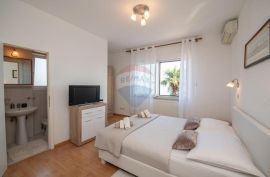 OPATIJA - vila s 4 apartmana, Opatija, Kuća