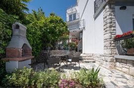 OPATIJA - vila s 4 apartmana, Opatija, Kuća